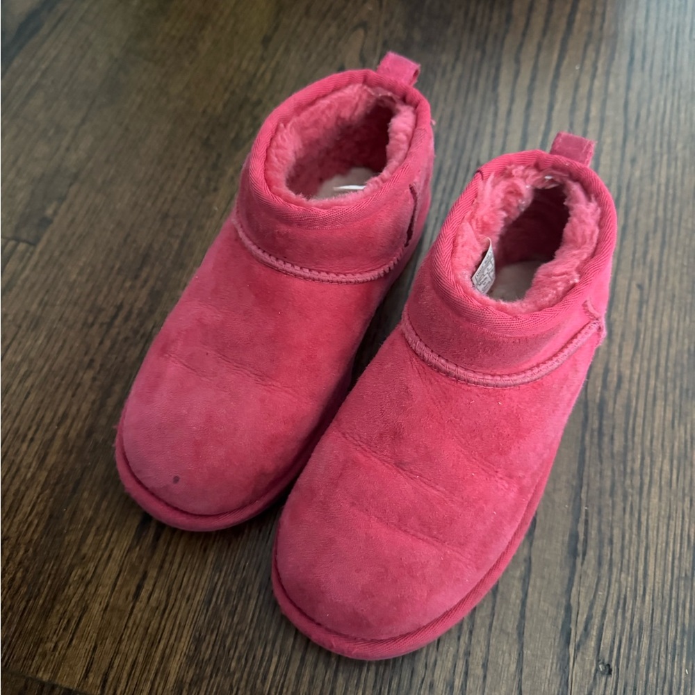 UGGS ultra short kids